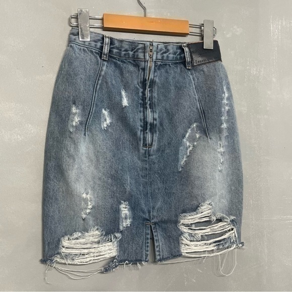 3/$30 _ ONE TEASPOON | Destroyed Mini jean Skirt Vixen High Waist light sz 26 - Picture 2 of 6
